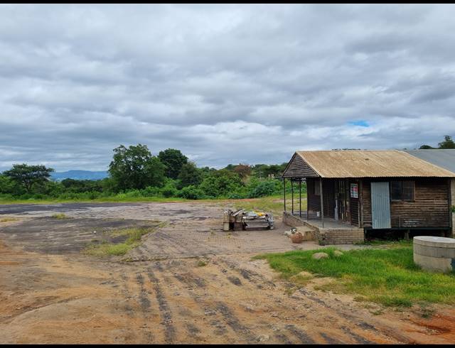 10,000M² VACANT LAND TO LET IN ROCKY DRIFT